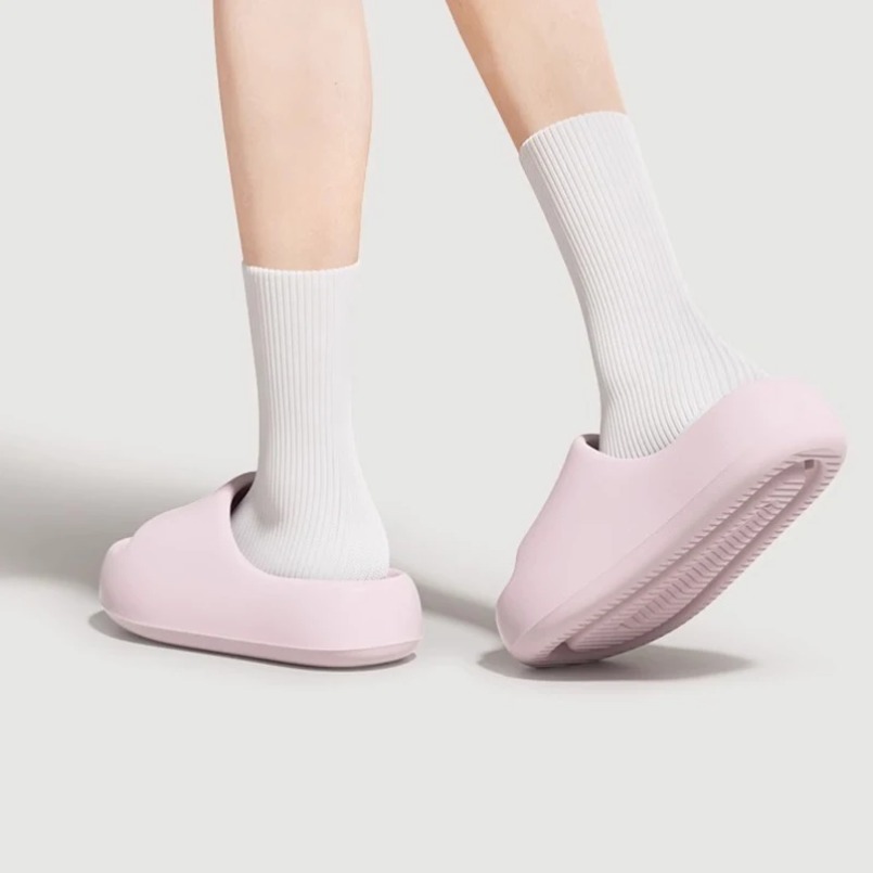 Chaussons d'intérieur pour fem - Sneaker Care Set avis et prix